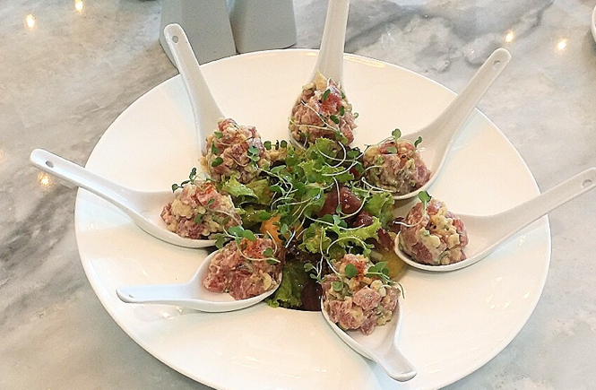 Spicy Tuna with Garden Salad